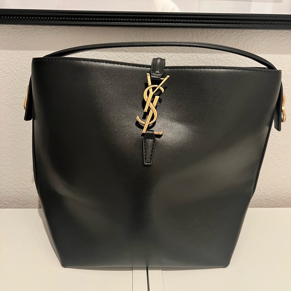 FAUX Saint Laurent Black and Gold Shoulder Bag - Picture 4 of 6